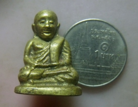 **เบา​ๆ​**รูปหล่อหลวงพ่อเงิน วัดบางคลาน ใต้ฐานเลข ๑ เนื้อทองผสม เก่าๆ**เนื้อจัด สวยๆ เชิญชมครับ