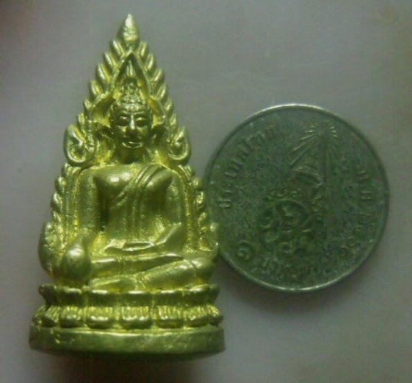 **เบา​ๆ​**รูปหล่อพระพุทธชินราช หลังอกเลา วัดยุ้ยเจริญธรรม**สวยๆ เชิญชมครับ