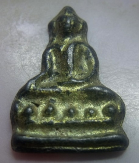 **เบา​ๆ​**พระพุทธนั่งปางมารวิชัย เนื้อชิน ปิดทอง เก่า ไม่ทราบที่**สวยๆ เนื้อจัด เชิญชมครับ