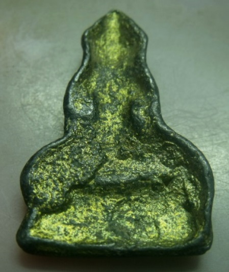 **เบา​ๆ​**พระพุทธนั่งปางมารวิชัย เนื้อชิน ปิดทอง เก่า ไม่ทราบที่**สวยๆ เนื้อจัด เชิญชมครับ