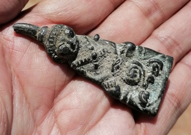 งั่งตาโปน​ เกศขวา เนื้อสำริดเก่าๆ​ ไม่ทราบแหล่งที่มา เคาะเดียว   