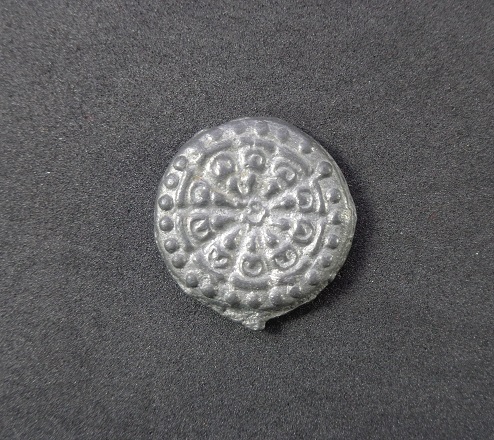 งบน้ำอ้อยเนื้อชินตะกั่วพรายเงิน ขนาด 2 ซม. สวยครับ