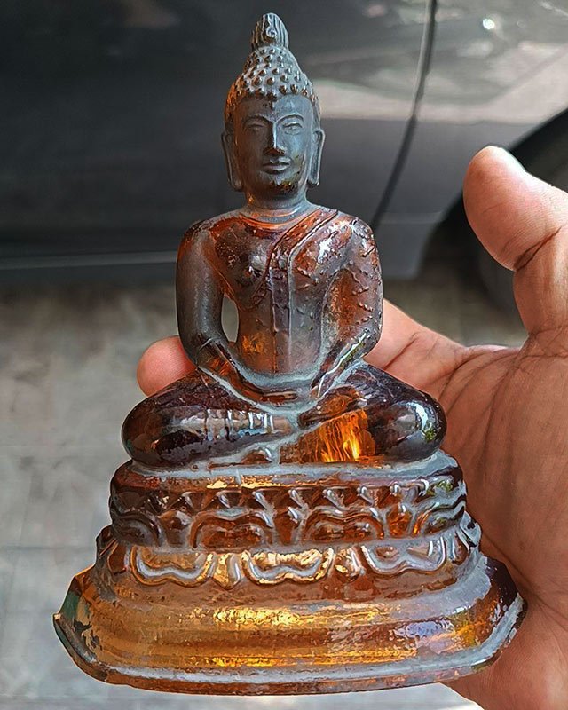 พระบูชาพระแก้วมรกต พิธี 25 พุทธศตวรรษ เนื้อแก้วสีน้ำผึ้ง สีพิเศษ นิยมหายาก ขนาดหน้าตัก 3 นิ้ว สูงประ