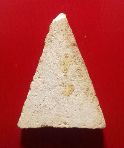 พระนางพญาเนื้อผง เก่าเนื้อจัดมากครับ หลวงปู่เผือก หลวงปู่โต๊ะปลุกเสก