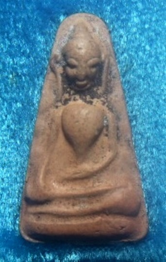 **เบาๆ**พระผงสุพรรณ หลังพระพุทธบาทสมัยทวาราวดี วัดเขาดีสลัก สุพรรณบุรี**กล่องเดิม สวยๆ