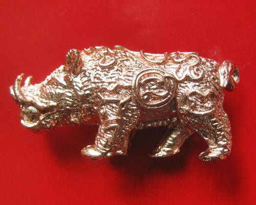 หมูทองแดงดาบแก้ว หลวงพ่อพิเชฐ วัดโคกหม้อ จ.ลพบุรี สมาชิกกลุ่ม สร้างถวาย ไตรมาส 2558