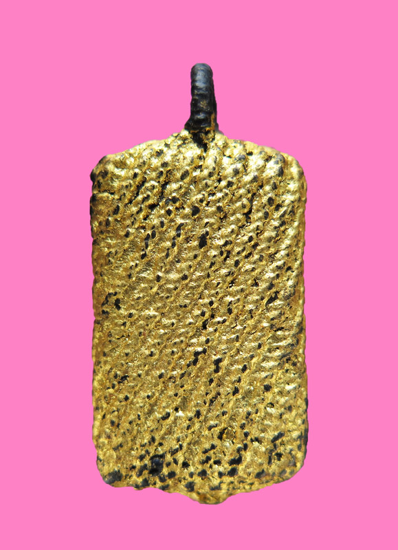 ถุงทองเก่า ลงรักปิดทอง ไม่ทราบว่าข้างในบรรจุอะไร หนัก