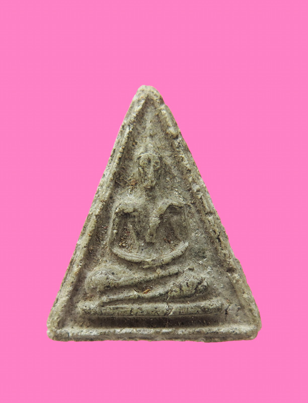 นางพญาสมาธิราบ พิมพ์เล็ก วัดปราสาท ปี 06 พิธีใหญ่ (องค์มีเศษตะไบทองข้างหน้า)