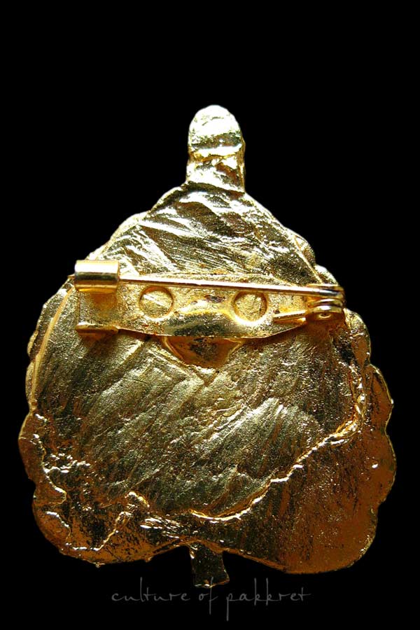 เข็มกลัดรูปเหมือน หลวงปู่บุญฤทธิ์ ปัณฑิโต พิมพ์ใบโพธิ์ กะหลั่ยทอง (86)