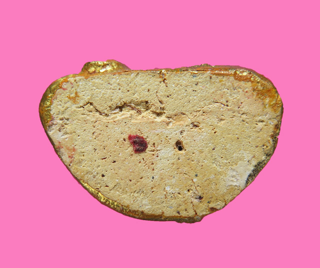 พระผงผสมว่าน ลอยองค์ หลวงพ่อทอง วัดเขาตะเครา ปิดทองเดิม