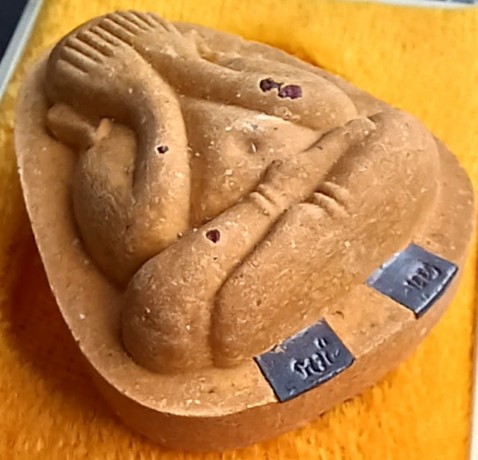 พระปิดตาเงินล้าน หลวงพ่อคูณ ฝังตะกรุดคู่-พลอย ปลุกเสกเสาร์ห้า ปี40