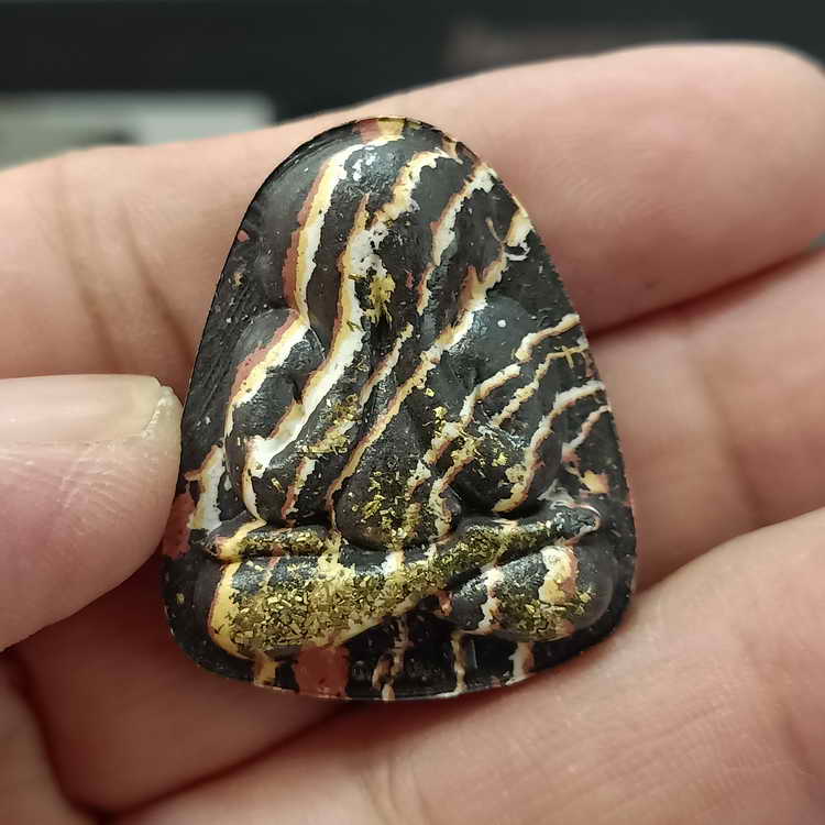 พระปิดตารุ่นเศรษฐีอุณาโลม เลื่อนสมณศักดิ์ 101 ปี ทีม 11 เสือ หลวงพ่อพัฒน์ วัดห้วยด้วน จ.นครสวรรค์