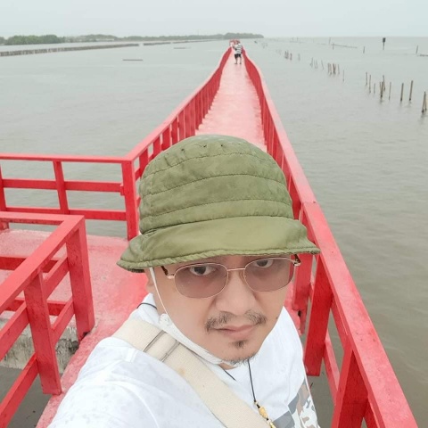 โอ๊ดสะพานแดง