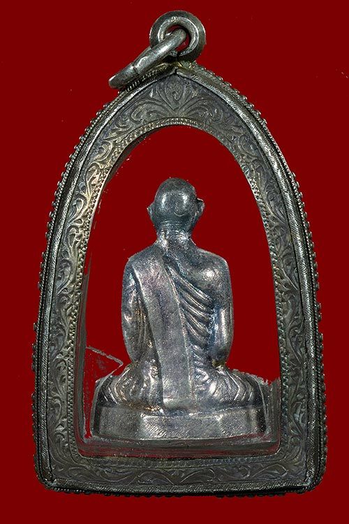 ...ลพ.เดิม วัดหนองโพ นครสวรรค์ พระรูปหล่อปั๊ม เนื้อเงินแท้ ปี 36 มีรอยจาร เลี่ยมเงินลงยา... - 2