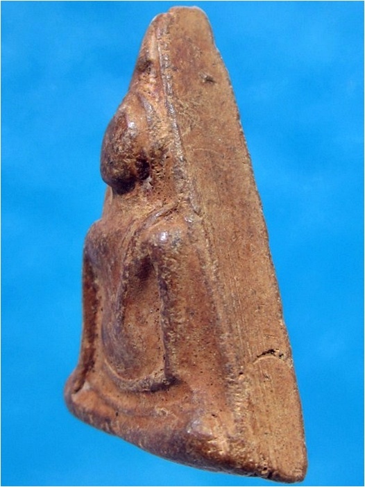 พระนางพญาพิมพ์ใหญ่ (เข่าโค้ง) วัดนางพญา จ.พิษณุโลก ปี 2514 - 2