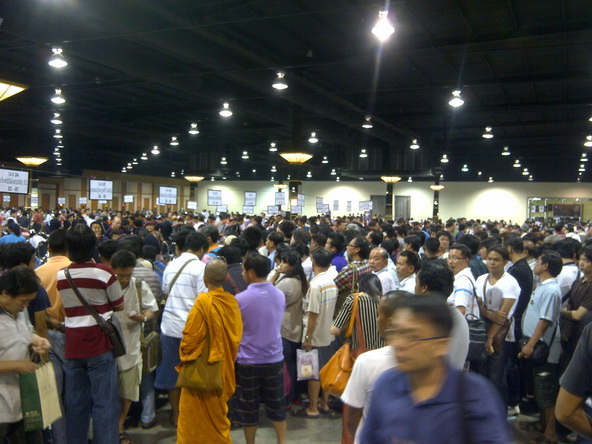 หลวงปู่ทวดพิมพ์ใหญ่หลังหนังสือ ที่3งานใหญ่เมืองทองธานี่11/3/55 - 3