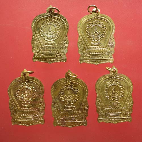 5 เหรียญนั่งพาน หลวงพ่อหยอด วัดแก้วเจริญ รุ่นสมปรารถนาเฮง จ.สมุทรสงคราม ปี37..... - 2