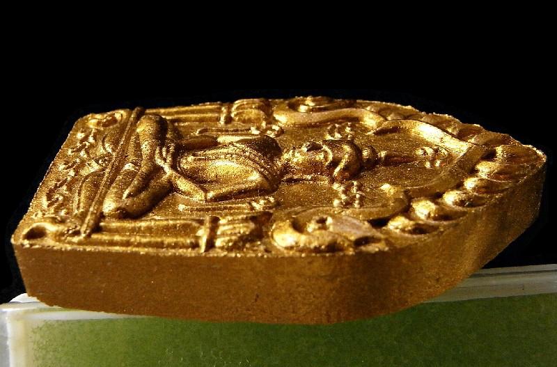 1 ใน 999 องค์ ขุนแผนผงพรายกุมาร รุ่น พรายทอง พิมพ์ใหญ่ ฝังปรกใบมะขาม เนื้อว่านดอกทอง พร้อมกล่องเดิม - 3