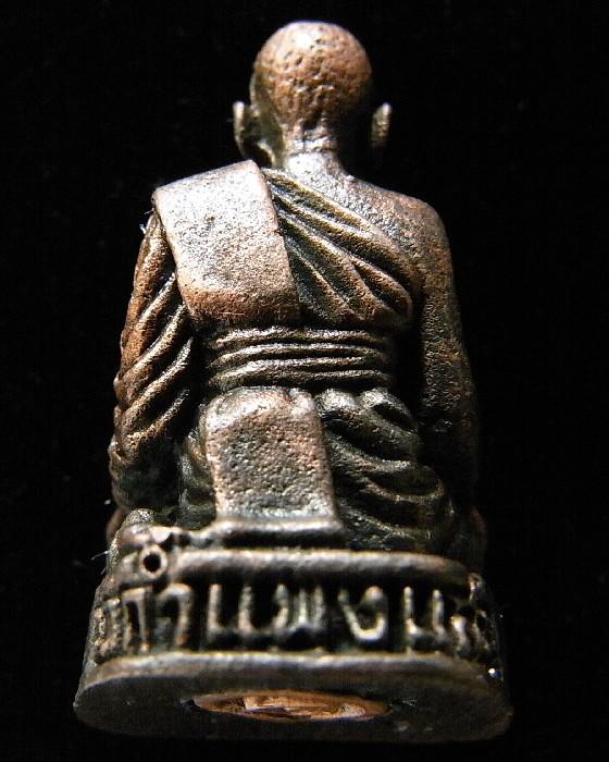 หลวงปู่แผ้ว วัดรางหมัน รูปเหมือน เนื้อนวะโลหะ ปี 51 รุ่น 2 ( รุ่นสิบล้อ) ผ่านการตรวจสอบแล้วครับ - 2