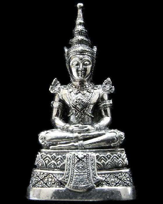 เนื้อเงิน พระแก้วมรกต สรรพสามิต พร้อมบัตรรับรองฯ สวยกริบ เชิญชมครับ (ไม่มีกล่องเดิมนะครับ) - 1