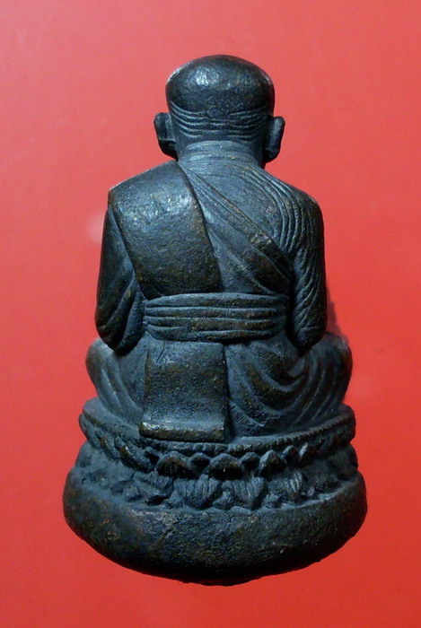 หลวงปู่ทวด เนื้อนวะโลหะ พิมพ์เบ้าทุบมหาลาภ รุ่นกฐิน วัดช้างให้ ปี 2540 - 2