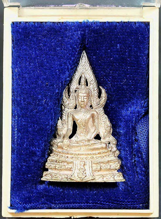 พระพุทธชินราชเนื้อเงินรุ่นปฏิสังขรณ์ปี 2530 องค์3 - 2
