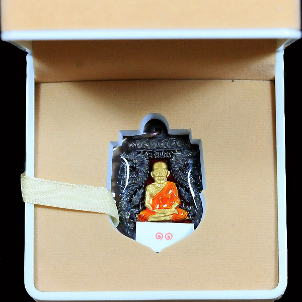 เหรียญนวะโลหะองค์ทองคำหลวงปู่ทวดรุ่นเจริญพรเลื่อนสมณศักดิ์ปี 2555 - 3