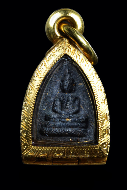 พระผงโสฬสมหาพรหมผงดำถ้ำผาปล่องหลวงปู่สิม - ปู่ทิม ปลุกเสก (นิยม) 2517 - 1