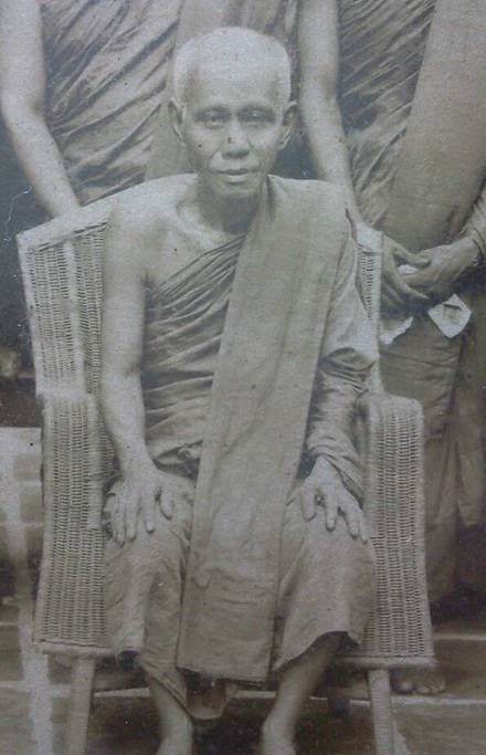 ภาพถ่ายซีเปียพระนวกะ  - 3