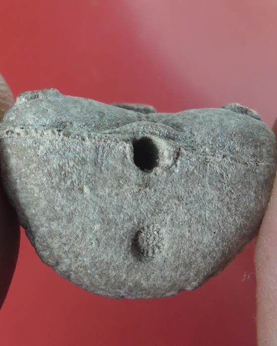 พระปิดตา หลวงปู่หมุน รุ่นรวยทันใจ เนื้อผงกสินผสมเหล็กน้ำพี้ ๑ โค้ด แม่เหล็กดูดติด พร้อมบัตรปี๔๓(๑๔) - 3