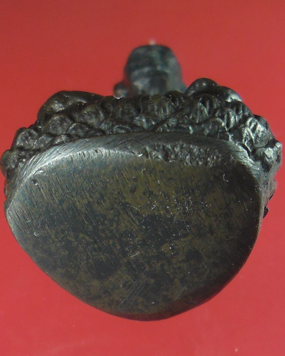 พระหลวงปู่ทวดพิมพ์บัวรอบ หลวงปู่หมุน วัดบ้านจาน รุ่นพระเจ้า ๕ พระองค์ เนื้อนวโลหะ พร้อมบัตร ปี๔๔(๑) - 3