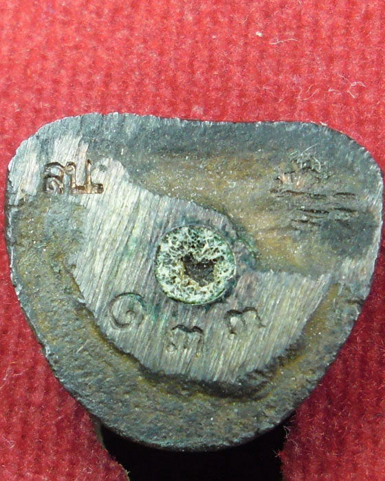 รูปหล่อลอยองค์ หลวงปู่หมุน  รุ่นมหาสมปรารถนา เนื้อนวโลหะ มีโค๊ตและเลข ๑๓๓ พิมพ์เล็กปี ๒๕๔๓(๑) - 3