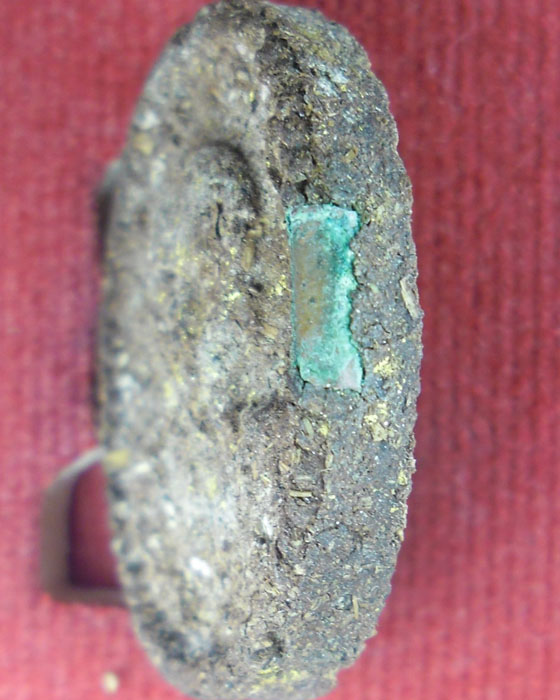 พระผงรูปเหมือนหลังยันต์เศรษฐี หลวงปู่หมุน รุ่นเสาร์๕เนื้อชากหมาก ติดทองคำเปลวฝั่งตะกรุตสองดอกปี๔๓(๔) - 3