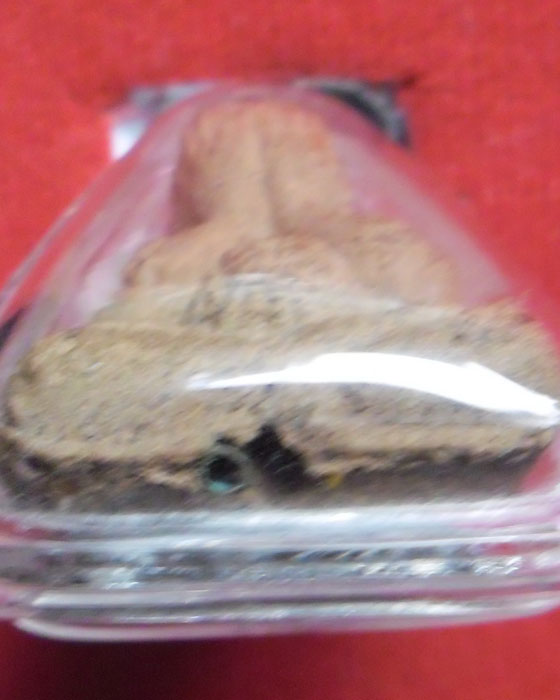 พระปิดตา หลวงปู่หมุน ฐิตสีโล รุ่นรวยทันใจ  เนื้อชานหมาก ฝังตะกรุด พร้อมเลี่ยมกันน้ำ ปี ๒๕๔๓(๙) - 3