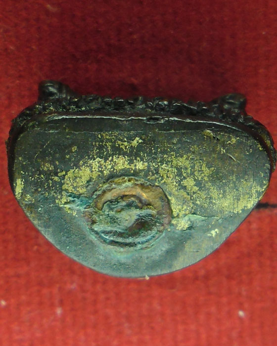 พระกริ่งพระแก้วมรกตรุ่นแรก หลวงปู่หมุน วัดบ้านจาน เนื้อทองเหลือง มีกล่องเดิมพร้อมบัตรรับรองปี๒๕๔๓(๑) - 3