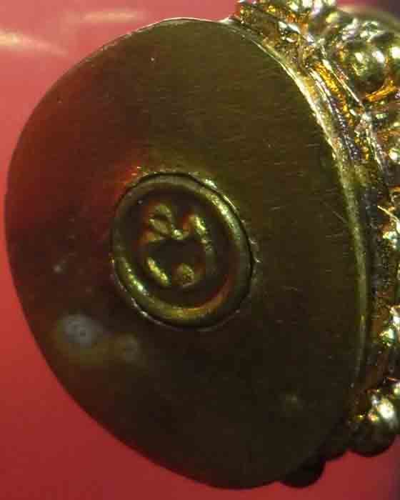 พระกริ่งชินบัญชร หลวงปู่เกลี้ยง วัดโนนแกด รุ่นชินบัญชร เนื้อทองชนวน ตอกโค้ดและเลข๖๑๐ ปี ๒๕๕๖(๑) - 3