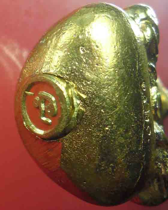 รูปหล่อเบ้าทุบ หลวงปู่เกลี้ยง วัดโนนแกด รุ่นชินบัญชร เนื้อทองชนวน ตอกโค้ดและเลข ๑๔๒๐ ปี๕๖(๑) - 3