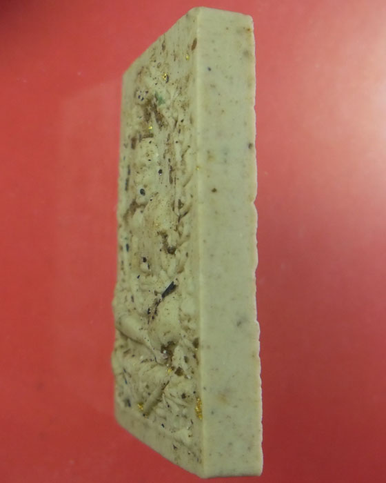 พระผงรูปเหมือนพิมพ์นั่งซุ้ม  หลวงปู่หมุน ฐิตสีโล วัดบ้านจาน  เนื้อผง เข้าพิธีเสาร์ห้า ปี ๒๕๔๓(๓) - 3