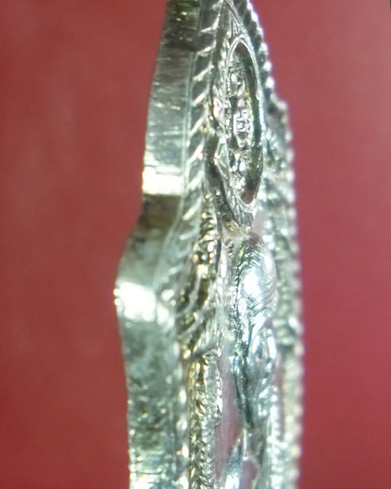 เหรียญมังกรคู่ หลวงปู่หมุน รุ่นเสาร์ ๕ มหาเศรษฐี เนื้อเงิน บล็อคทองคำ ตอกโค๊ต มีกล่องเดิม ปี ๒๕๔๓(๗) - 4