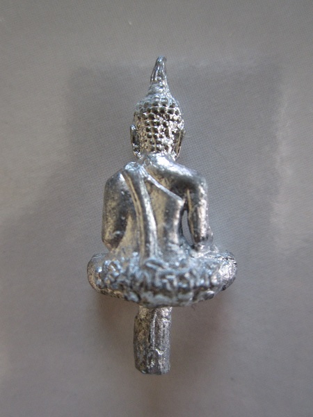 พระยอดธงหลวงพ่อคูณ รุ่นห้า หรือรุ่นท้ายิง เนื้อตะกั่วเถื่อน - 2