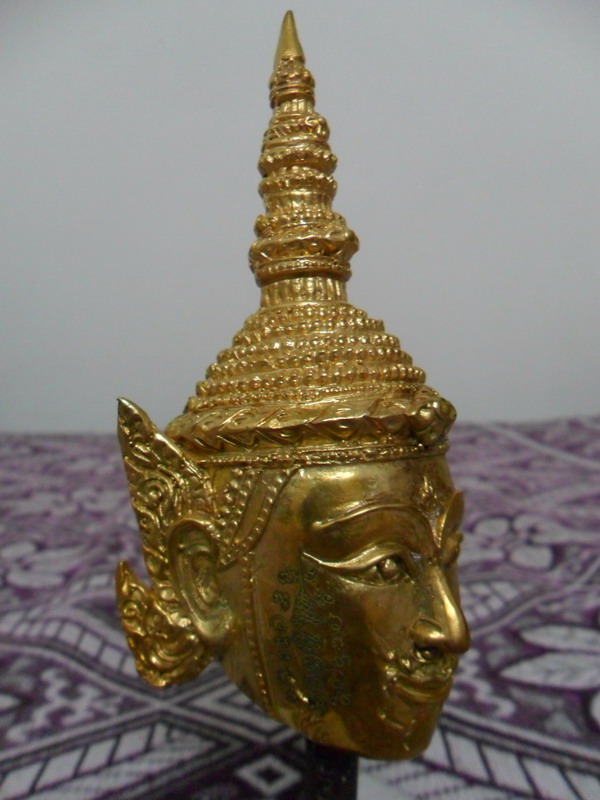 เศียรพระลักษณ์หน้าทอง ชุบทองไมครอน ขนาดตั้งบูชาหน้ารถ หลวงปู่กาหลง เขี้ยวแก้ว ปี 51 - 2