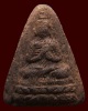 พระปางประทานพร หลวงปู่เฮี้ยง วัดป่า จ.ชลบุรี พิมพ์สามเหลี่ยมหลังยันต์มุ ยอดอุณาโลม พ.ศ. 2505 (2)