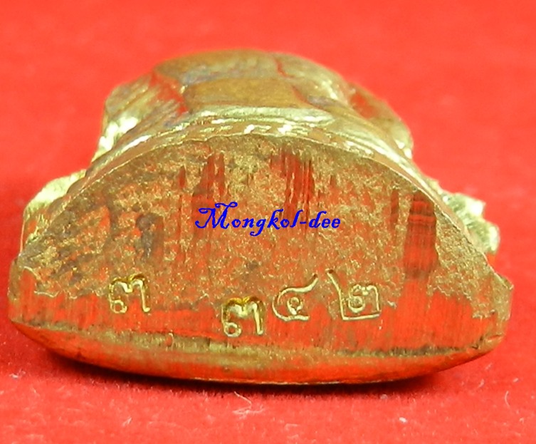 รูปเหมือนปั๊มรุ่นแรก หลวงพ่อทอง วัดพระพุทธบาทเขายายหอม จ.ชัยภูมิ เนื้อทองระฆัง ปี 55 #3342 - 4