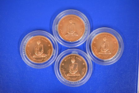 เหรียญในหลวงทรงผนวช บูรณะพระเจดีย์ วัดบวรนิเวศวิหาร กรุงเทพ ปี 2550 เนื้อทองแดงขัดเงา (4เหรียญ) - 1