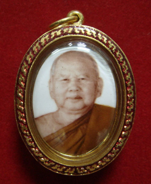 ล็อกเก็ตหลวงพ่อขันตี เลี่ยมทอง - 1