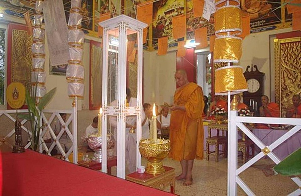 ผ้ายันต์สีวลี " ผ้ายันต์ในพิธี " พระอธิการใจ วัดพระยาญาติ จ.สมุทรสงคราม ปี2555  - 4