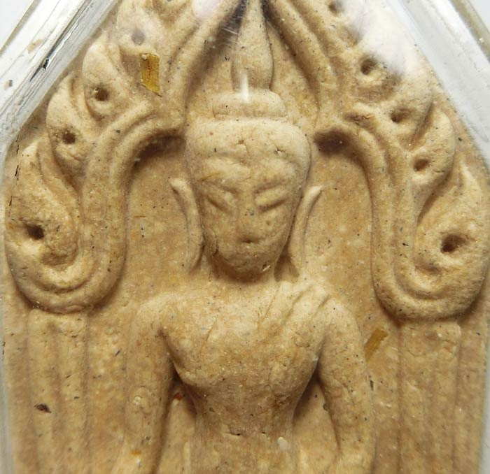 พระขุนแผนรุ่นแรก หลวงปู่กาหลง เขี้ยวแก้ว วัดเขาแหลม พระขุนแผนเสน่ ปี 2548 เลี่ยมพร้อมบูชาครับ - 3