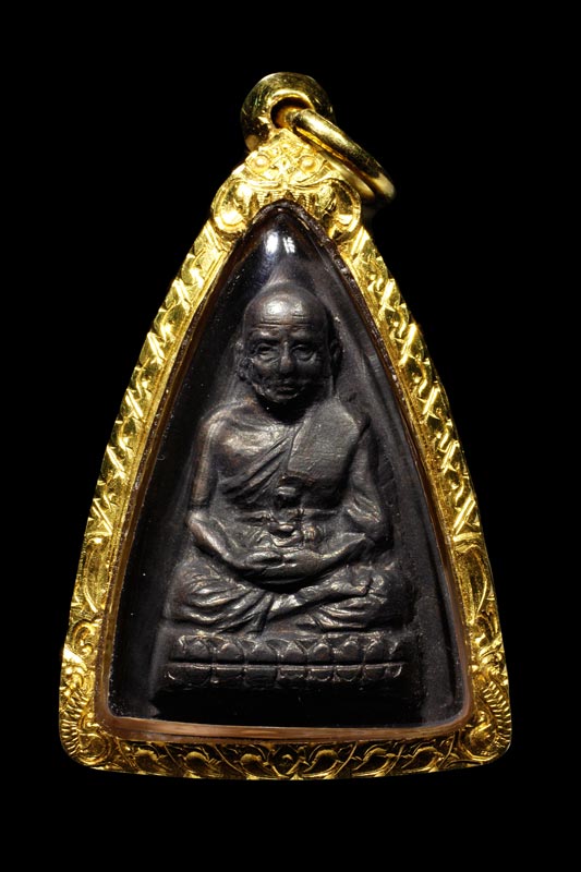 กลีบบัว หลวงพ่อทวด วัดช้างให้ รุ่น1 ปี 2508 สวยแบบเข้มๆ เลี่ยมทอง No.6 - 1