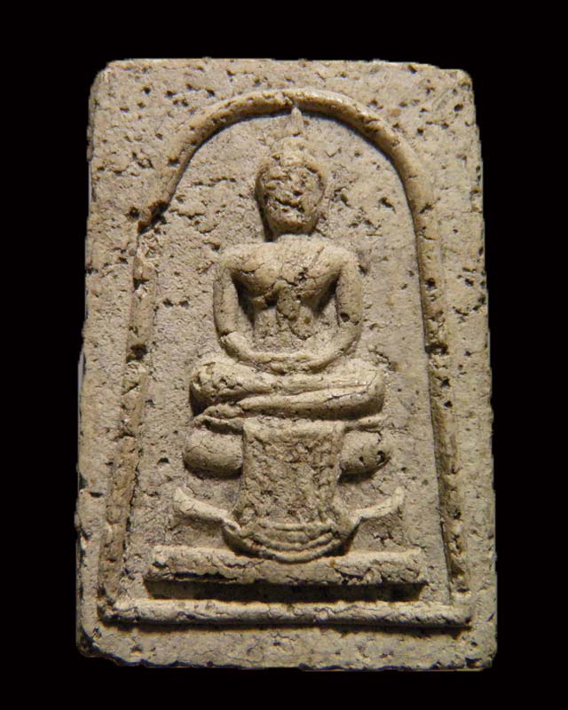 สมเด็จฐานผ้าทิพย์ หลังรูปเหมือน  พระครูสาทรพัฒนกิจ (หลวงพ่อละมูล) ปี 2515 วัดเสด็จ อำเภอเมือง ศิษย์เ - 1