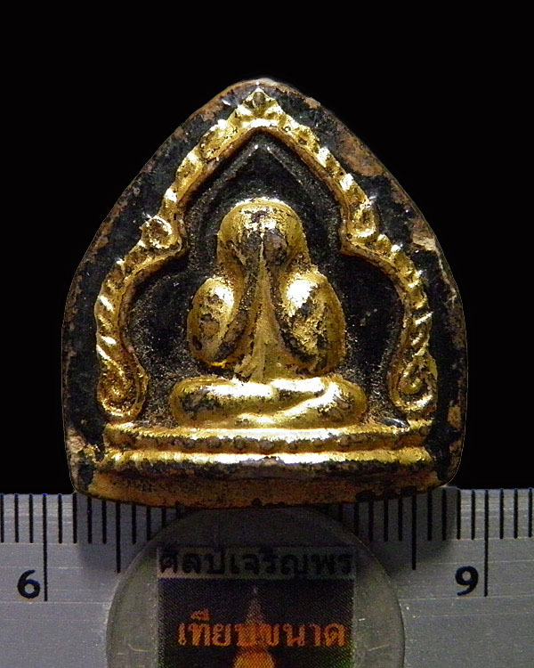 พระปิดตาประภามณฑลซุ้มเรือนแก้ว เจ้าคุณวิเชียร วัดเครือวัลย์ ชลบุรี ปี 2506 หลังยันต์ ลงรักทอง - 3